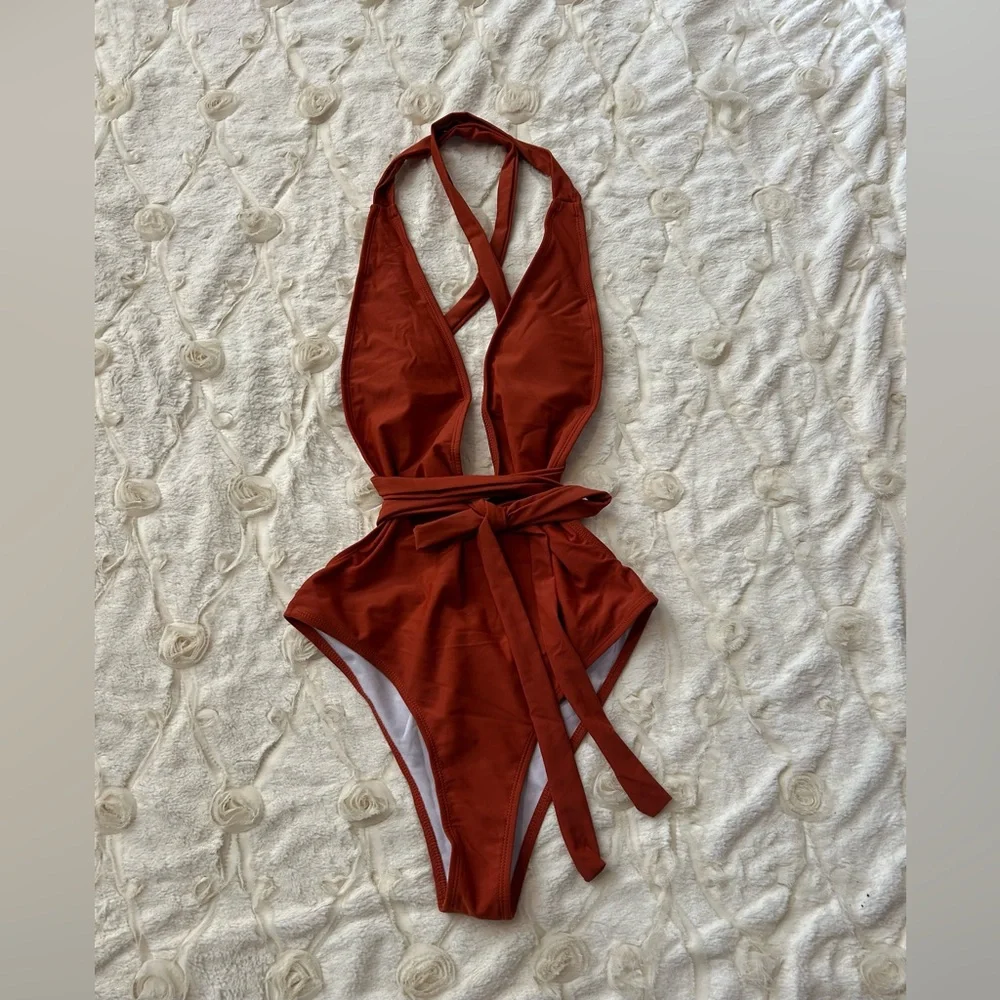 5 NEW Women’s One Piece Swimsuit Lot/Set! So CUTE! Stretch, Padded, Puckerbutt 🔥 - Picture 2 of 10